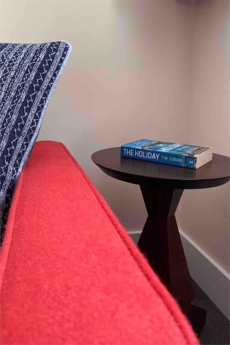 Larks Leaze Lodge, Steeple Ashton, Wiltshire Holiday home Trowbridge
