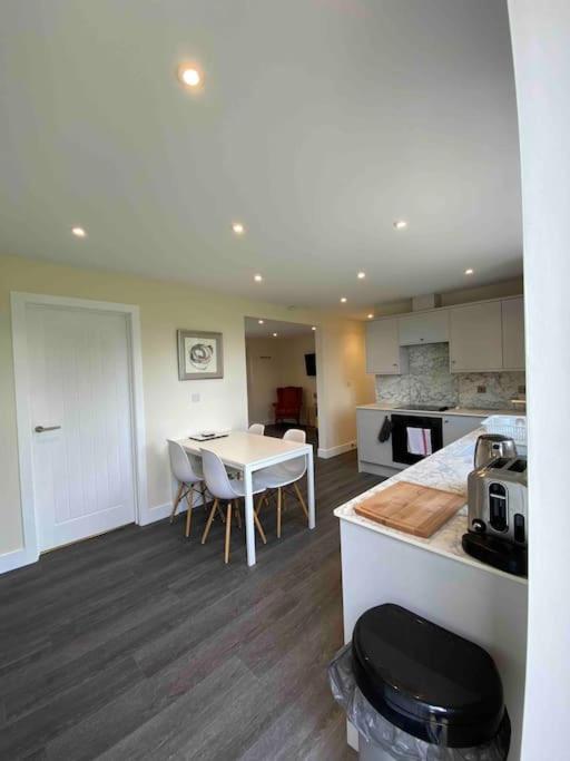 Larks Leaze Lodge, Steeple Ashton, Wiltshire * Trowbridge