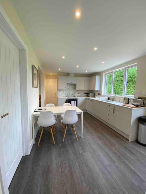 Holiday home Larks Leaze Lodge, Steeple Ashton, Wiltshire *