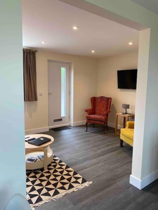 Larks Leaze Lodge, Steeple Ashton, Wiltshire *