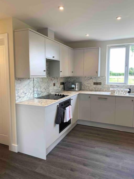 Holiday home Larks Leaze Lodge, Steeple Ashton, Wiltshire