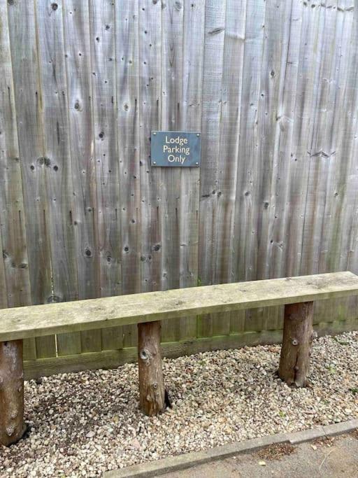 Holiday home Larks Leaze Lodge, Steeple Ashton, Wiltshire *