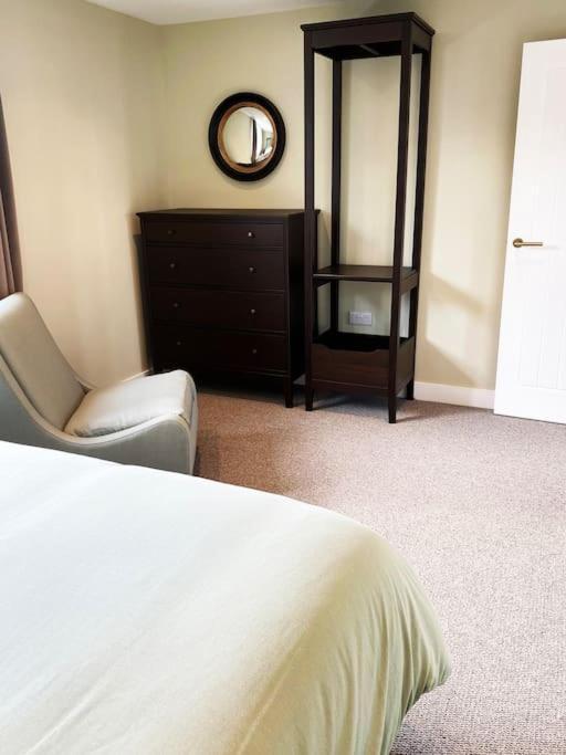 Holiday home Larks Leaze Lodge, Steeple Ashton, Wiltshire *
