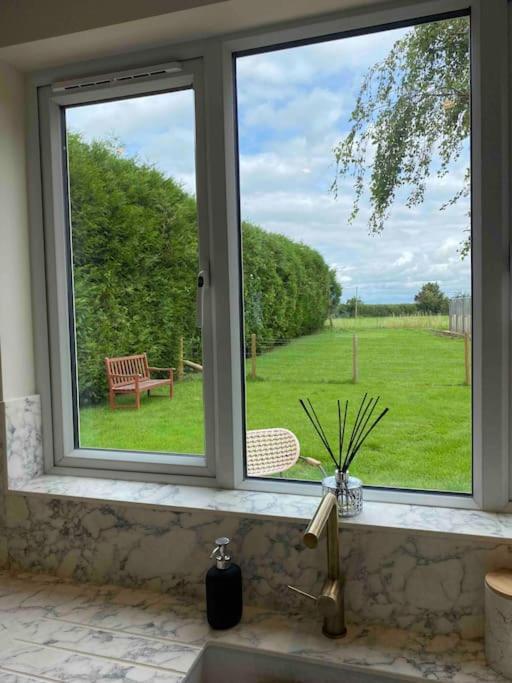 Holiday home Larks Leaze Lodge, Steeple Ashton, Wiltshire *